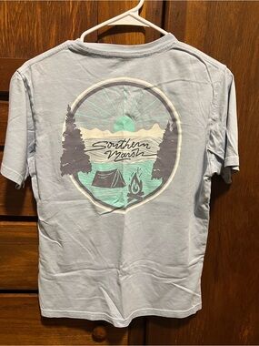 Southern Marsh Men’s Light Blue Camping Graphic Tee with Mint Print
